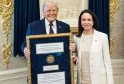 Indignación en Noruega por la entrega de la medalla del Nobel de Machado a Trump