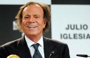Julio Iglesias niega haber abusado, coaccionado o faltado al respeto a ninguna mujer