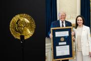 Centro Nobel de la Paz reacciona a entrega de la medalla de María Corina Machado a Donald Trump