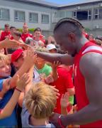 Del “¿cómo está el agua?” de Sosa a los abrazos con Cetré: el inolvidable momento que vivieron los chicos de la Colonia de Estudiantes con los jugadores