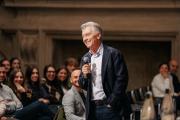 Macri reapareció dando clases en Italia y ordenó cambios en el PRO en el peor momento de su relación con Milei