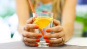 Para qué sirve beber un vaso de agua con rodajas de naranja: estos son los beneficios