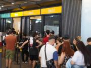 Siguen las demoras y cancelaciones de vuelos de Flybondi: qué derechos tienen los pasajeros y qué deben hacer