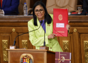 Presidenta entrega reforma de Ley de Hidrocarburos