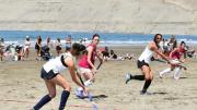 El hóckey se apodera de la playa