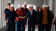 El gobernador visitó la obra de la Escuela Nº 646 del barrio Villa Raquel de La Banda