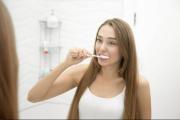 Despídete de los dientes amarillos con esta fórmula casera: así debes aplicarla para aprovechar su efecto