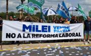 Javier Milei afronta más protestas contra la reforma laboral y prepara su llegada a Mar del Plata
