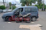 Fuerte choque de moto y utilitario deja un hombre hospitalizado