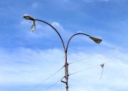 A oscuras y convertida en una trampa de baches luce la Av. Villas Coromoto