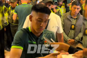 Autógrafos, lágrimas e ilusión: así fue la llegada de Bolivia a Tarija