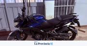 Se hizo pasar por pasajero y le robó la moto al chofer de una app