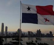 Policía panameña decomisa cinco toneladas de droga en una embarcación en Panamá