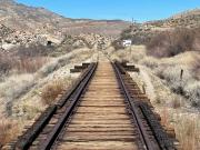 Gigante en el desierto de California: así es el puente ferroviario de madera más grande del mundo