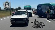 Un ciclista de 69 años resultó politraumatizado grave tras ser embestido por una camioneta en ruta 8
