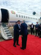 Paz deja el país, pero no el mando a Lara