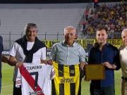 El emotivo homenaje de River y Peñarol a Antonio Alzamendi en la previa del amistoso en Uruguay