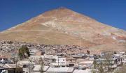 Trasladar a miles de mineros o hundirse: la disyuntiva del Cerro Rico