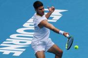 Alcaraz arrancó firme el Australian Open con una victoria contundente