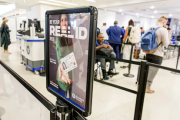Pasajeros sin REAL ID deberán pagar esta tarifa especial en aeropuertos de EEUU