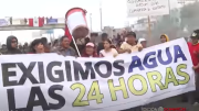 SJM: Vecinos bloquean tramo de la Panamericana Sur por falta de agua (VIDEO)