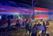 Ya son más de 20 los muertos en un choque de trenes, en España