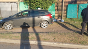 Conmoción en La Plata por el caso de una joven que intentó matar al novio pasándolo por arriba con el auto