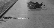 Identificaron a la mujer de La Plata que perdió el control de su moto, cayó y murió por las graves heridas