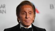 Muere a los 93 años el diseñador italiano Valentino Garavani quien con sus lujosos trajes vistió a Sharon Stone, Julia Roberts y Audrey Hepburn