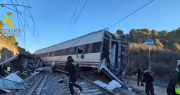 Ascienden a 39 los fallecidos y 152 los heridos por el choque de trenes en España