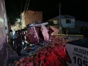 Puno: Camión se empotra en casa y causa tragedia –