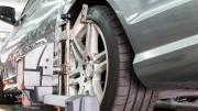 La importancia de la alineación y el balanceo para el cuidado de los neumáticos del auto antes de salir a la ruta