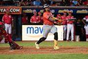 LVBP: Andrés Chaparro sigue inspirado e iguala un histórico récord de Águilas en postemporada
