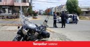 Un motociclista fue hospitalizado tras chocar con un auto