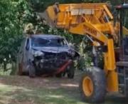 Cayó con su camioneta al arroyo San Carlos, sufrió un paro y fue reanimado por guardavidas