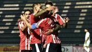 Estudiantes goleó 4-0 a Ituzaingó en su debut en la Copa Argentina y avanzó a los 16avos
