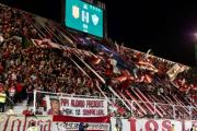 Los hinchas albirrojos volvieron a ponerle color a la noche de Copa
