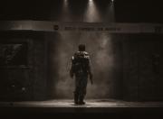 “Cadáveres”: La obra que convierte el Metro de Santiago en refugio humano tras un colapso climático