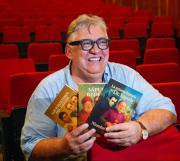 Humberto Roca está de vuelta en Santa Cruz e irrumpe en la literatura con una saga identitaria