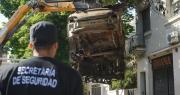 Ya levantaron en La Plata más de dos mil autos que estaban abandonados o quemados