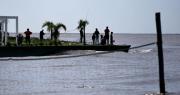 Advierten por una grave crisis cloacal que afecta al Río de la Plata y las playas de Berisso