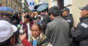 Largas filas y protestas en el Sereci de La Paz: padres de familia buscan certificados para inscripciones escolares