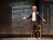 Leonardo Sbaraglia da cátedra en el Cervantes, con un unipersonal sobre las benditas cosas del querer y del querer volver a tener