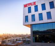 Los bancos venden US$8.200 millones más de deuda de Netflix por una oferta de Warner