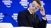 ¿Por qué Emmanuel Macron usó lentes de sol en su discurso de Davos? Qué le pasó al presidente francés