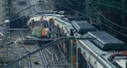Otro accidente en España: Estas son las primeras imágenes de los rescates tras el choque de un tren contra un muro