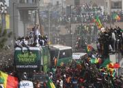 Presidente de Senegal premió con dinero y terrenos a futbolistas por ganar la Copa África