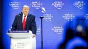 Trump critica a Europa y dice que no usará la fuerza para adquirir Groenlandia, en discurso ante el Foro de Davos