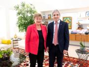 Luis Caputo se vio con la titular del Fondo Monetario en Davos