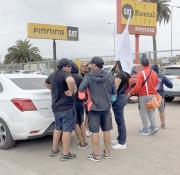 Trabajadores de Finning bloquean acceso a sucursal en Ruta 5: Huelga